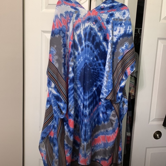 NWOT Blue, Pink, Gray tie dye, striped sleeve/hem coverup 36” long w tassels - Picture 5 of 6